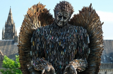 El ángel de los puñales