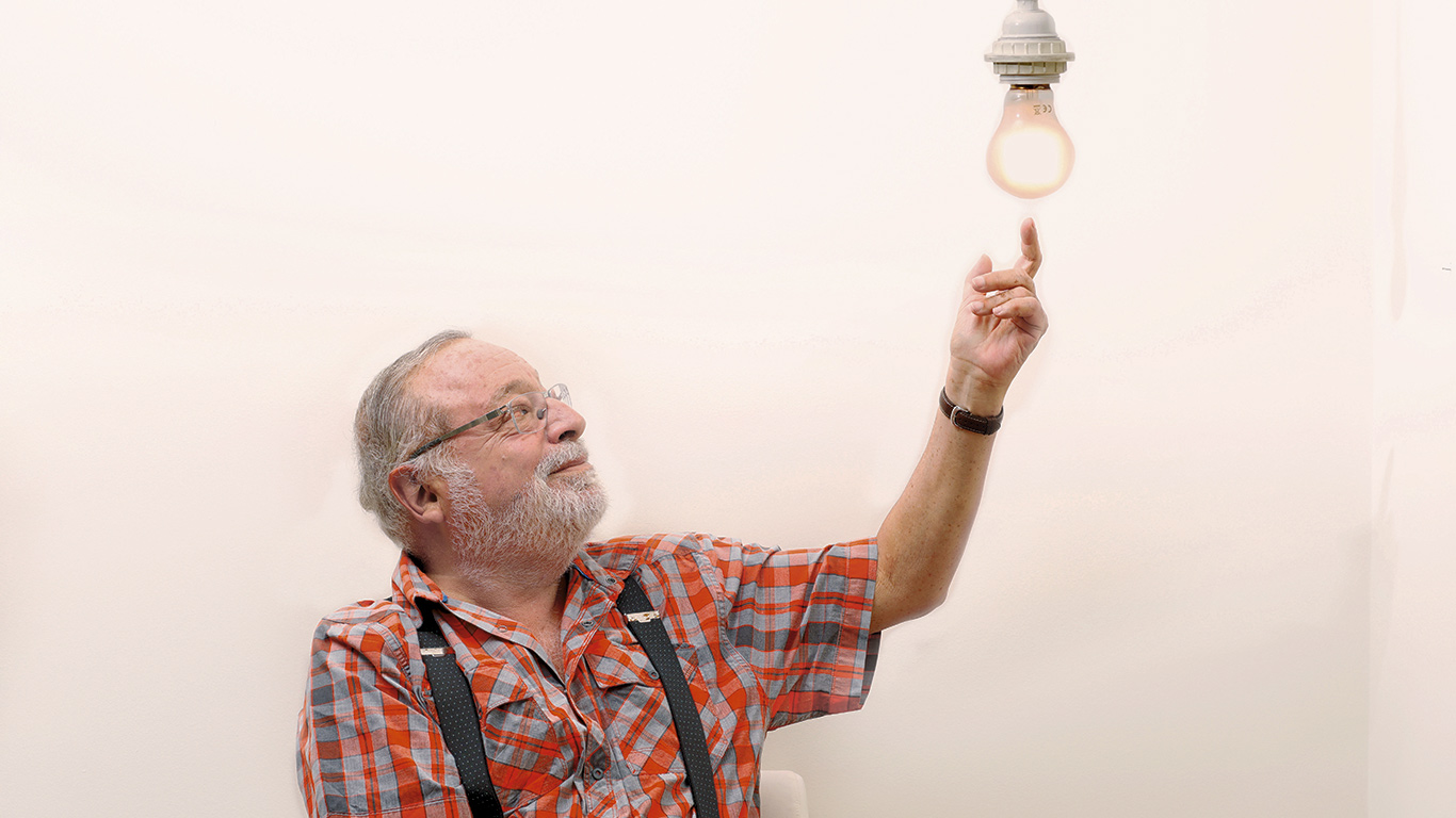 Fernando Savater: «Nunca he esperado el Cervantes ni el Nobel, solo la aprobación de mi mujer»