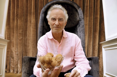 Ildefonso Falcones: «Los óncologos me dicen: ‘Sé feliz, relájate’. ¿Y eso cómo se hace con un tumor?»