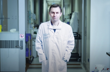 Este profesor prueba en su propio cuerpo sus fórmulas para frenar el envejecimiento