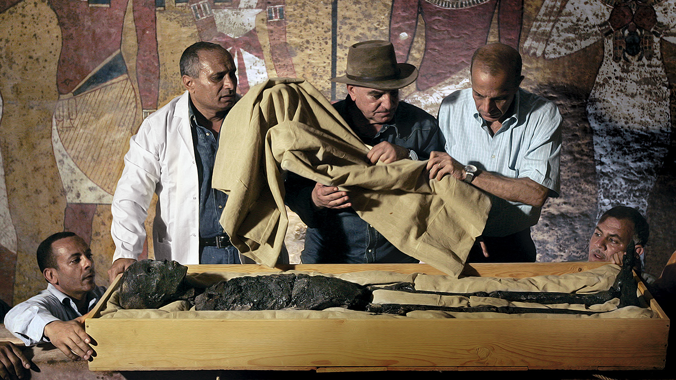El hombre que conoce todos los secretos de los faraones, en exclusiva
