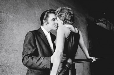 Elvis Presley: crónica de una coronación