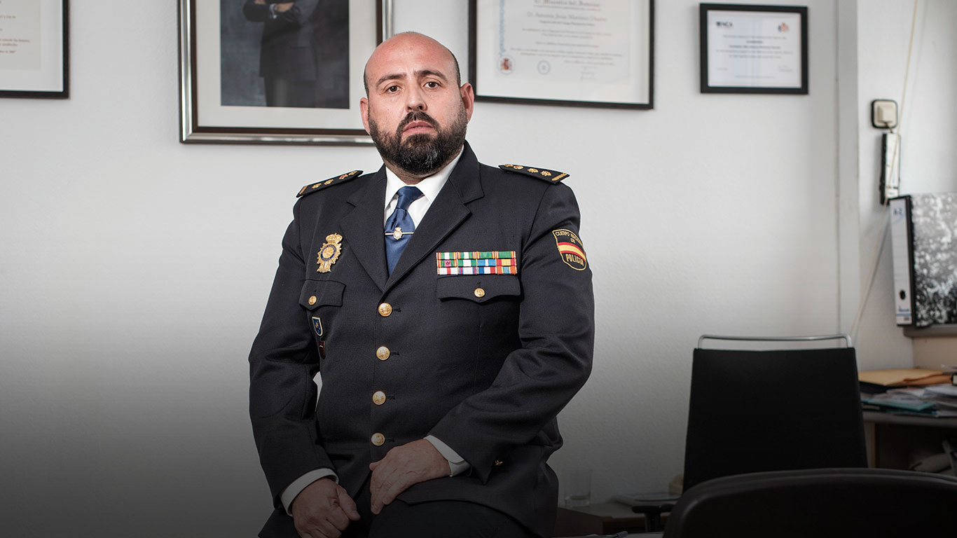 Antonio Martínez Duarte: "El narco gallego es más silencioso. Al del sur le gusta fardar con chándal y cadenón de oro" 1