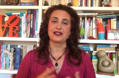 La psicóloga Laura Rojas Marcos nos enseña en este vídeo cómo afrontar el miedo