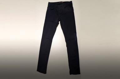 Cómo doblar unos pantalones con el método Marie Kondo