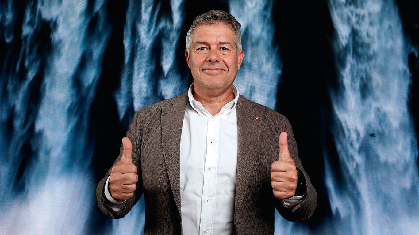 Jorge Crivillés: «Mi médico me recomendó que nadase con suavidad, y se me fue la mano…»