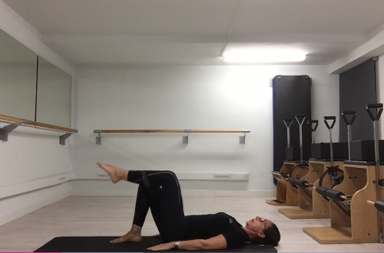 Ejercicios de pilates de activación isométrica abdominal