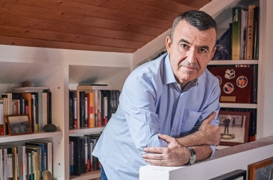 Lorenzo Silva: «En este libro cuento cosas muy poco agradables de la Guardia Civil»