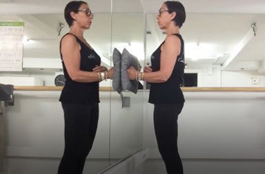 Ejercicios de pilates isométricos para fortalecer el hombro