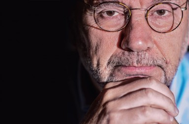 Peter Piot: «El coronavirus dejará una ola de secuelas crónicas»