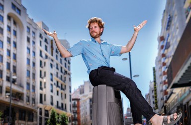 Álvaro Cervantes: «Espero que los cines vuelvan a llenarse: es triste verlos casi vacíos y los bares, llenos»