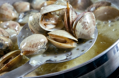 Cinco recetas de Martín Berasategui para hacer con almejas
