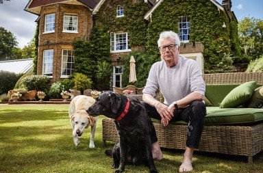 Ken Follett: «Estamos yendo hacia la oscuridad»