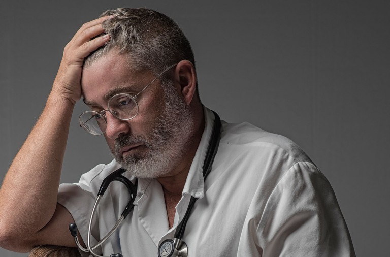 Xavier Cantero, médico de familia en Igualada: «Lo que más me duele son las críticas de que derivamos a pacientes a urgencias» Xavier Cantero, médico de familia en Igualada: «Lo que más me duele son las críticas de que derivamos a pacientes a urgencias»