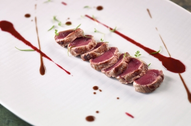 Ciervo asado con frambuesa