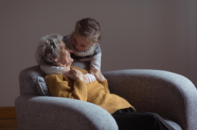 ‘Abrázame, que nunca se sabe’, la carta de un lector