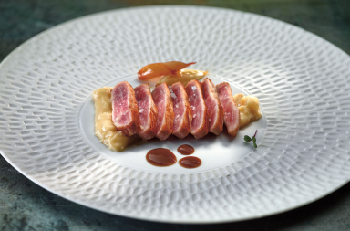 Secreto ibérico con chalotas y mermelada