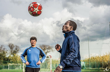 Milagro fútbol club en el campo de refugiados de Lesbos