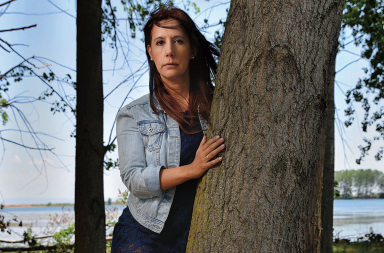 Dolores Redondo: «El Camino es una cura maravillosa. Escuchas lo que te duele emocionalmente»