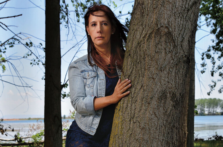 Dolores Redondo: «El Camino es una cura maravillosa. Escuchas lo que te duele emocionalmente» Dolores Redondo: «El Camino es una cura maravillosa. Escuchas lo que te duele emocionalmente»