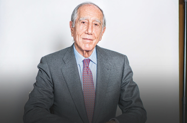 Enrique Moreno: «Algunos aún trabajamos a mi edad porque Dios nos ha dado un cerebro que no está mal»