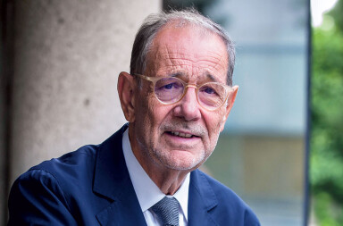 Javier Solana: «El Camino no es mal sitio para confinarse; andando y al aire libre»