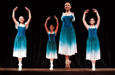 La bailarina que nació sin brazos: una historia de superación