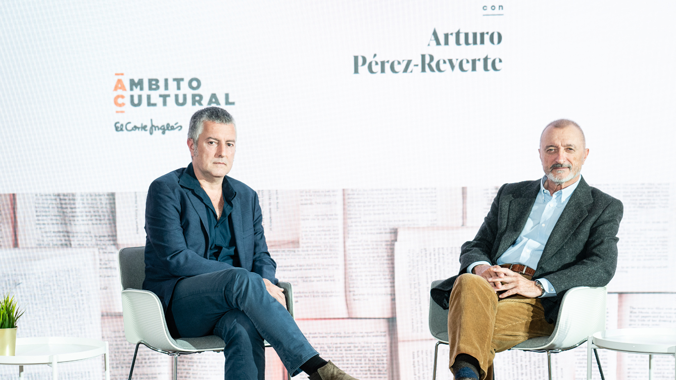 Arturo Pérez-Reverte y los libros (vídeo completo de la entrevista)