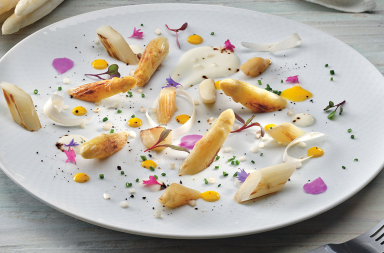 Espárrago y salsa holandesa de café