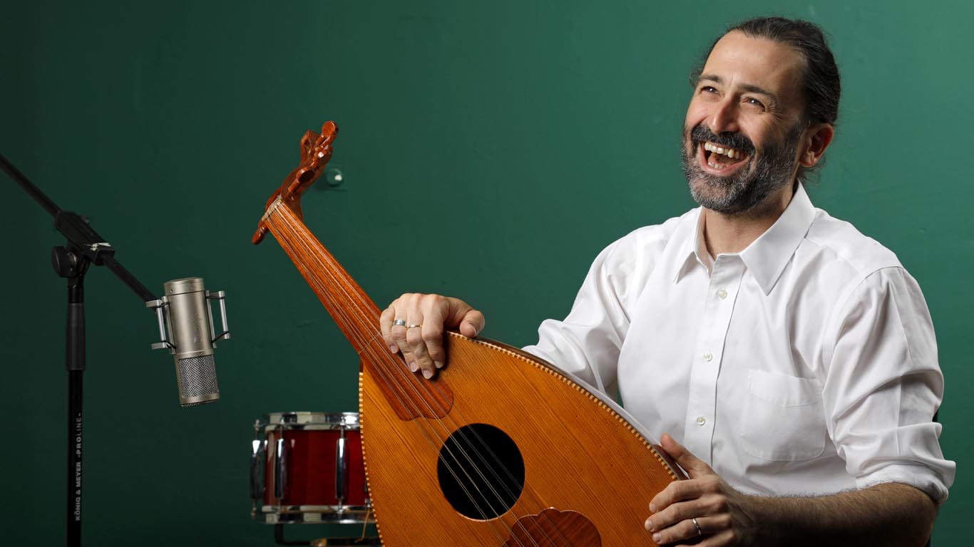 Javier Limón: «Estamos en el mejor momento que ha vivido la música en su historia»