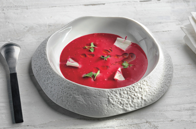 Gazpacho de remolacha con milhojas de endibia