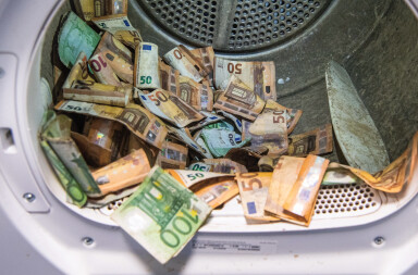 Lavado de dinero literal y legal