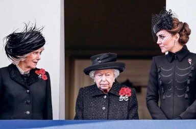 Duelo en la familia real británica: quién sustituirá a la reina